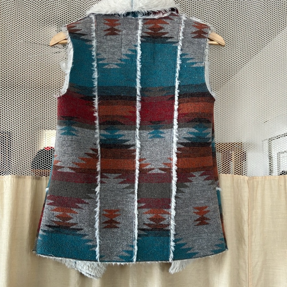 Mossimo vest - Picture 2 of 5